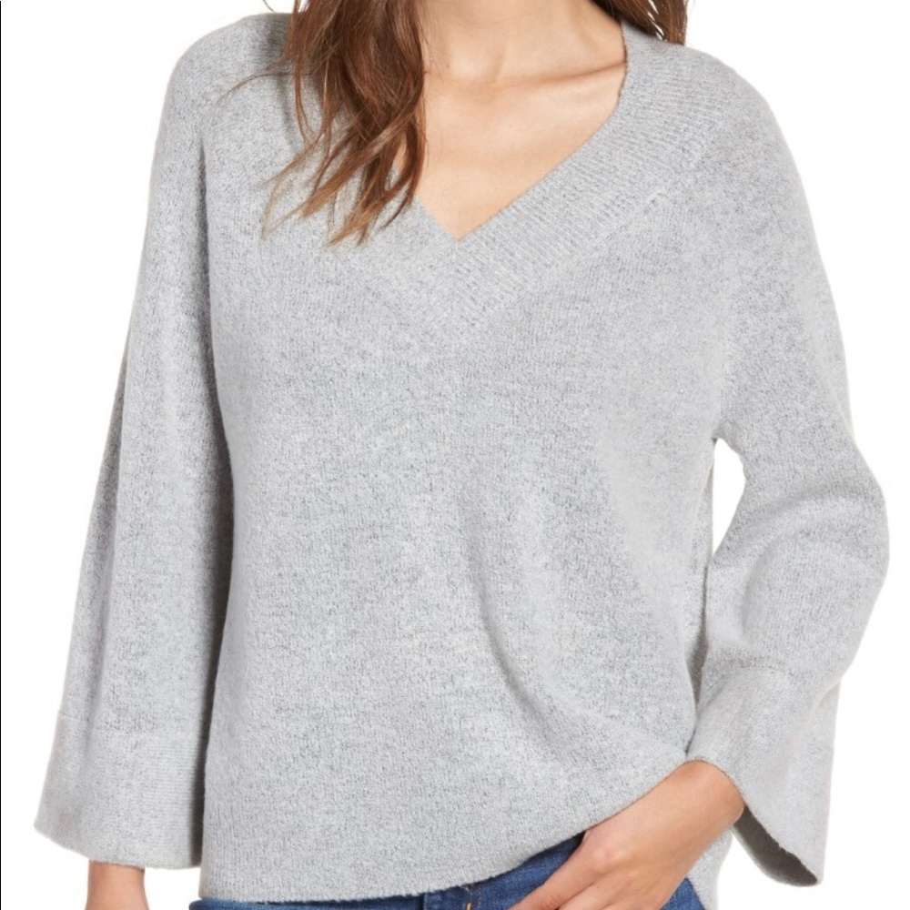 Pullover grey sweater
